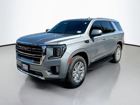 Used 2024 GMC Yukon SLT w/ SLT Luxury Package RWD image 3