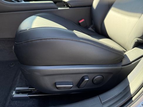 Certified 2025 MAZDA MAZDA3 s image 33