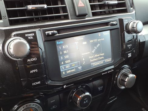 Used 2016 Toyota 4Runner 4WD image 18