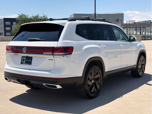 Used 2024 Volkswagen Atlas SE AWD/4WD image 8