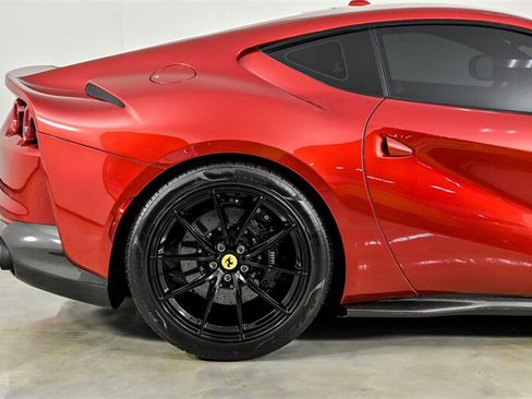 Used 2020 Ferrari 812 Superfast RWD image 16