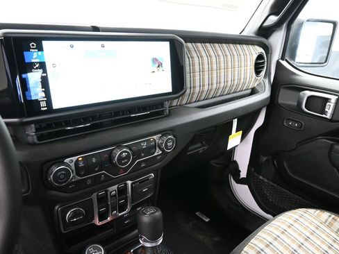 New 2026 Jeep Gladiator Sport AWD/4WD image 15