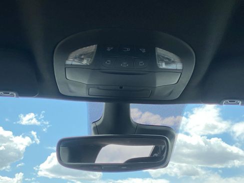 Used 2025 Chrysler Pacifica Select FWD image 26