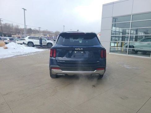 Used 2024 Kia Sorento S w/ Panoramic Sunroof Package image 6