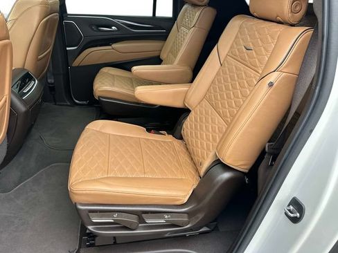 Used 2022 Cadillac Escalade ESV Sport w/ Touring Package AWD/4WD image 11