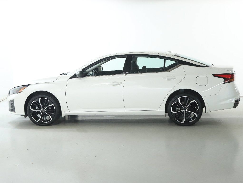 Certified 2025 Nissan Altima 2.5 SR AWD/4WD image 38