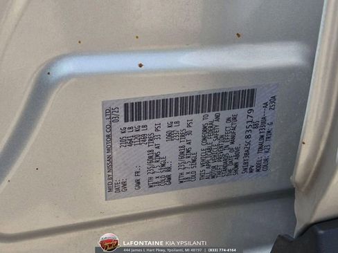 Used 2025 Nissan Rogue SV FWD image 32
