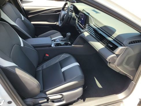 New 2026 Toyota Camry Hybrid FWD image 16
