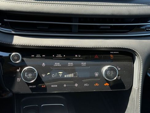 Used 2023 INFINITI QX60 Sensory w/ Vision Package AWD/4WD image 17