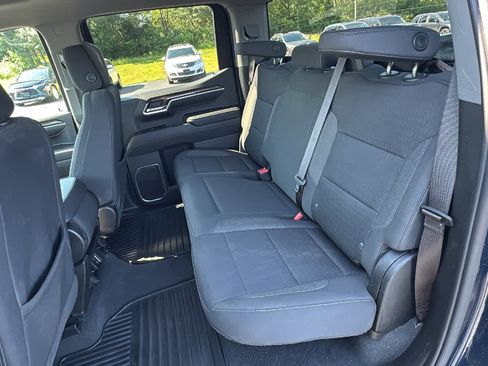 Used 2022 Chevrolet Silverado 1500 LT AWD/4WD image 25