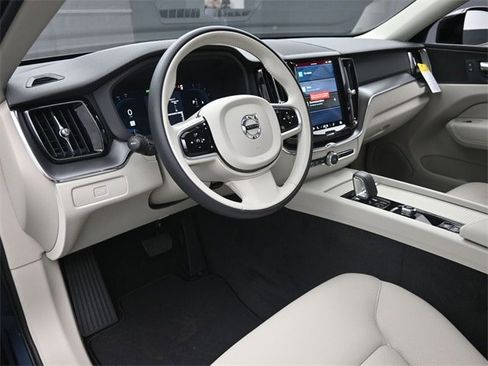 New 2025 Volvo XC60 B5 Core image 16