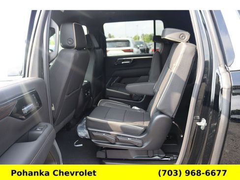 Used 2025 Chevrolet Suburban Premier image 25