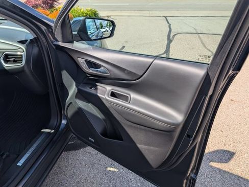 Used 2018 Chevrolet Equinox Premier FWD image 5