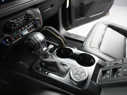 New 2026 Ford Bronco Badlands AWD/4WD image 14