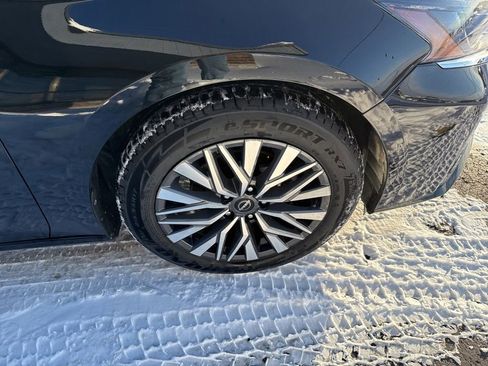 Used 2024 Nissan Altima 2.5 SV image 15