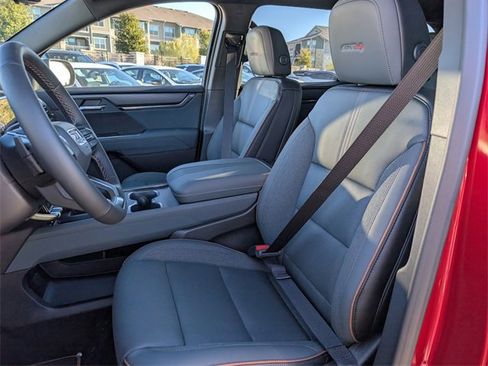 New 2026 GMC Acadia AT4 w/ Luxury Package image 18