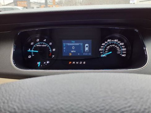 Used 2017 Ford Taurus SE image 14