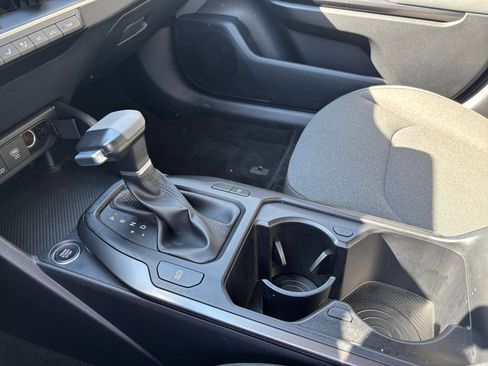 Used 2025 Kia K4 LXS image 42