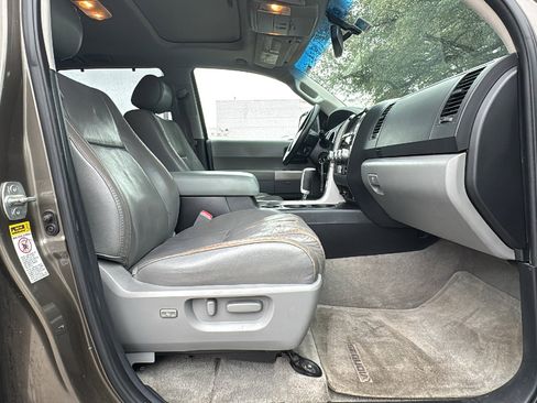 Used 2008 Toyota Sequoia Limited image 21