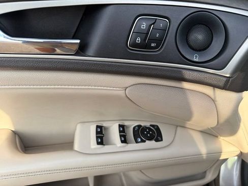 Used 2018 Lincoln MKZ Reserve FWD image 16