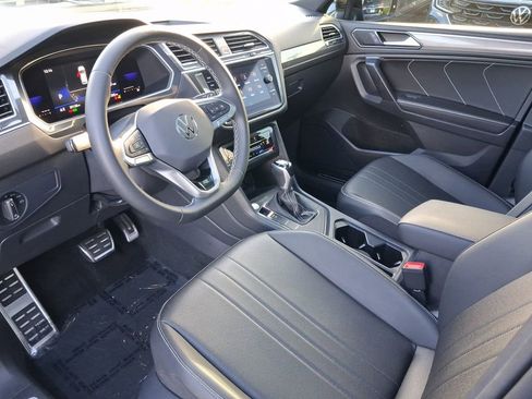 Certified 2023 Volkswagen Tiguan SE R-Line FWD image 12