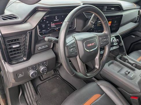 Used 2024 GMC Sierra 2500 AT4 w/ Technology Package AWD/4WD image 10