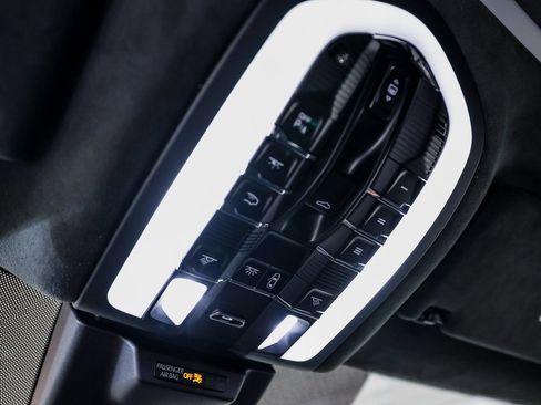 New 2026 Porsche Macan GTS image 21