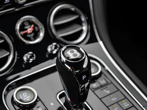 Used 2022 Bentley Continental GT AWD/4WD image 57