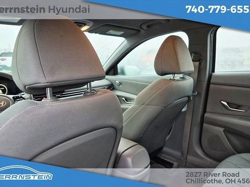 Used 2024 Hyundai Elantra SEL image 23