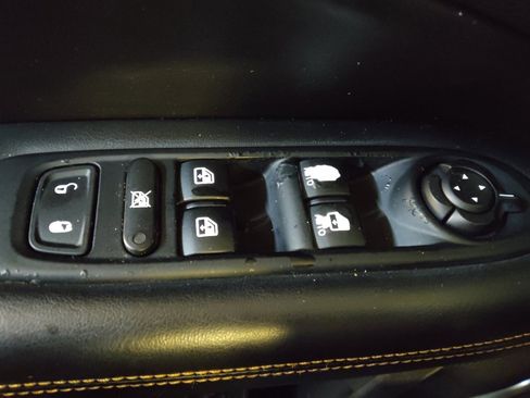 Used 2018 Jeep Compass Limited image 27