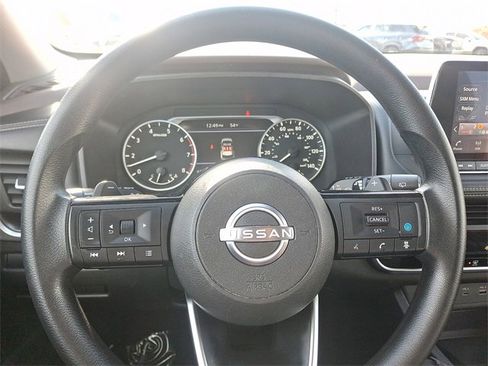 Used 2023 Nissan Rogue SV image 19