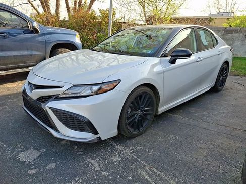 Used 2022 Toyota Camry XSE w/ Cold Weather Package image 3