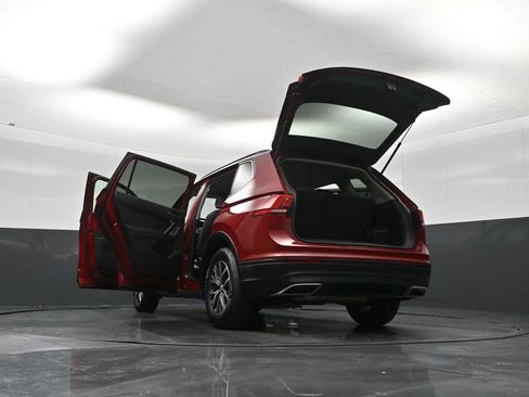 Used 2019 Volkswagen Tiguan SE image 36