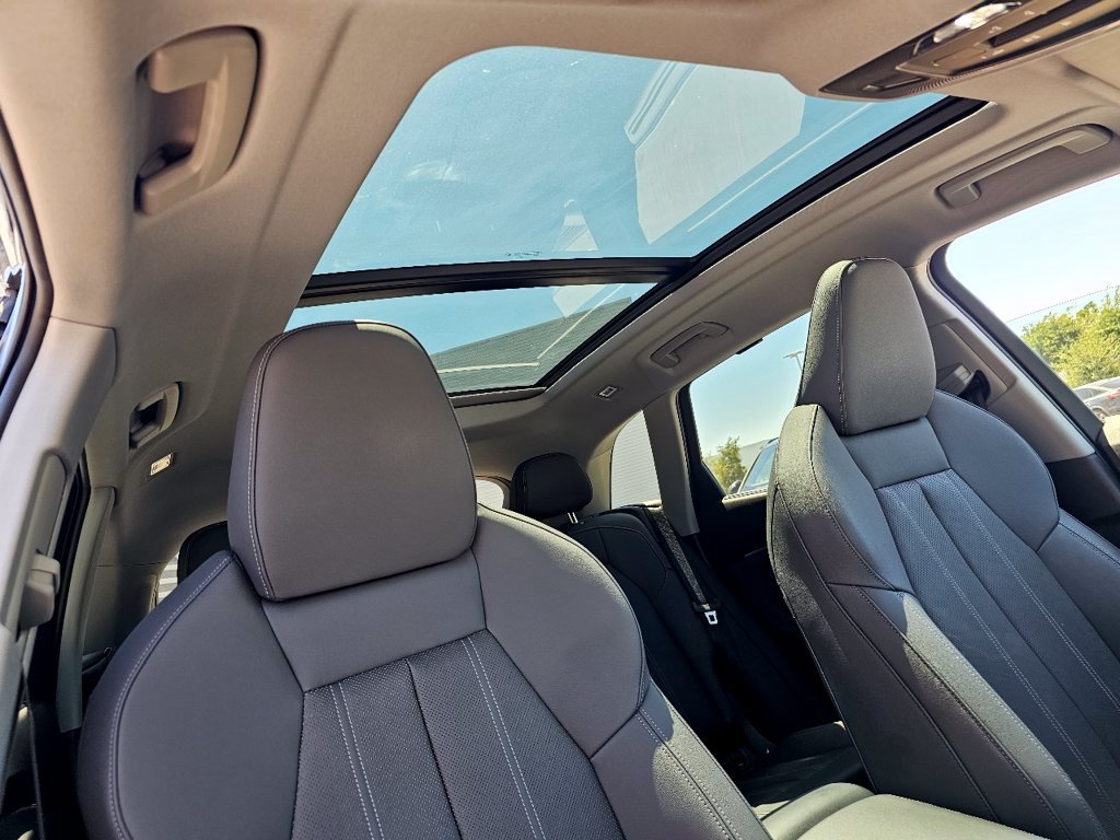 Used 2025 Audi Q5 Premium Plus w/ Premium Plus AWD/4WD image 3