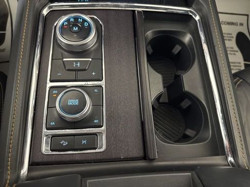 Used 2024 Ford Expedition Max Platinum AWD/4WD image 18