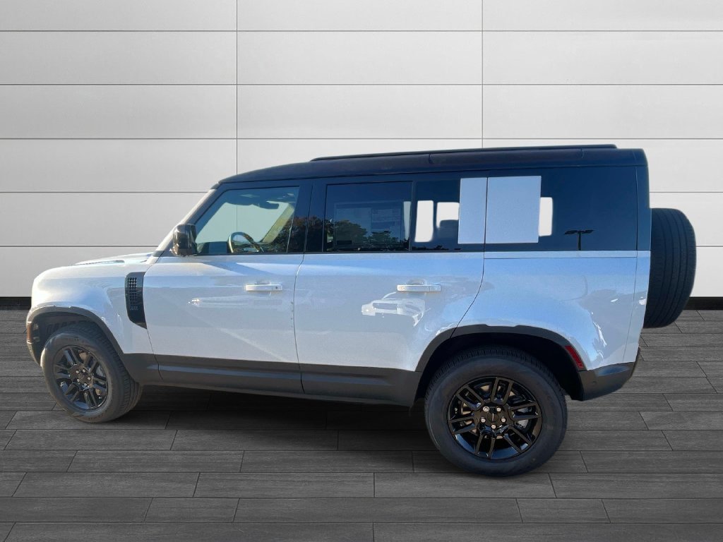New 2026 Land Rover Defender 110 S AWD/4WD image 2