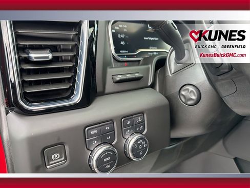 Used 2024 GMC Sierra 1500 Denali w/ Technology Package AWD/4WD image 17