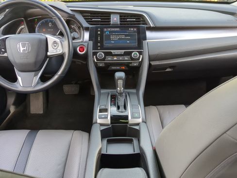 Used 2018 Honda Civic Touring image 16