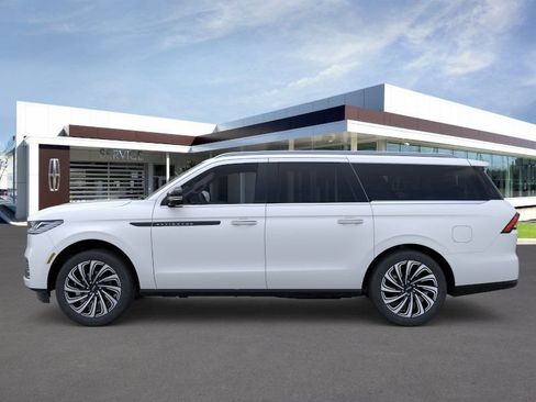 New 2026 Lincoln Navigator L Black Label AWD/4WD image 3