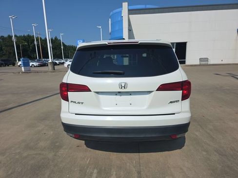 Used 2017 Honda Pilot EX image 4