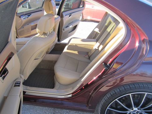 Used 2012 Mercedes-Benz S 550 4MATIC image 11