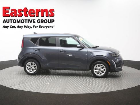 Used 2023 Kia Soul LX w/ LX Technology Package FWD image 44