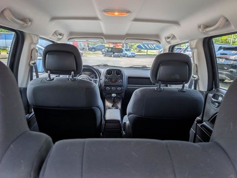 Used 2011 Jeep Patriot Latitude FWD image 7