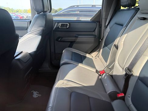 Used 2024 Ford Bronco Outer Banks w/ Sasquatch Package AWD/4WD image 8