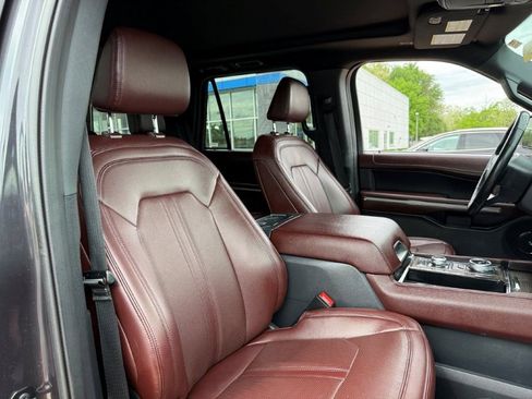 Used 2024 Ford Expedition Limited AWD/4WD image 28