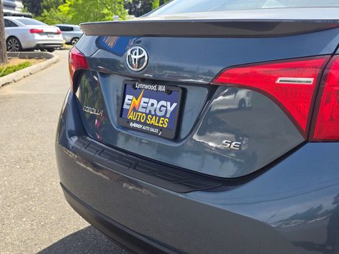 Used 2017 Toyota Corolla SE FWD image 13