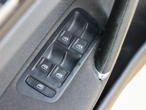 Used 2016 Volkswagen GTI S image 13