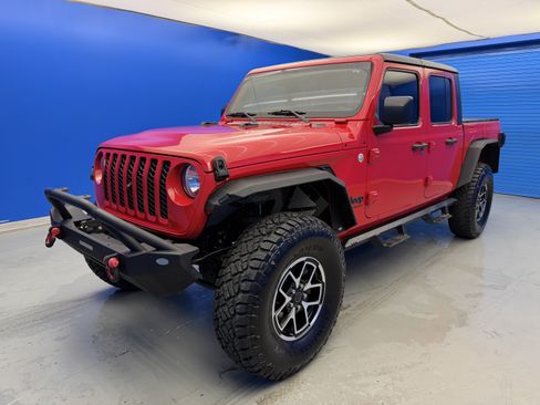 Used 2020 Jeep Gladiator Sport w/ Quick Order Package 24S AWD/4WD image 4