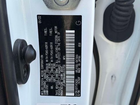 Certified 2022 Lexus GX 460 Premium w/ Premium Plus Package AWD/4WD image 25