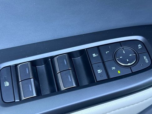 Certified 2023 Lexus RZ 450e Premium image 13